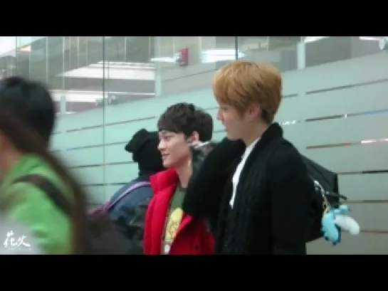 [FANCAM] 121230 EXO-M (Kris Focus) @ Incheon Airport