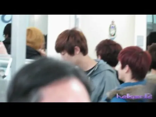 [FANCAM] 121201 EXO (Chanyeol Focus) @ Hong Kong Airport