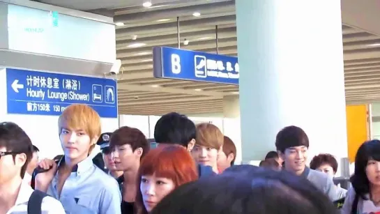 [FANCAM] 120617 EXO-M @ Beijing Airport