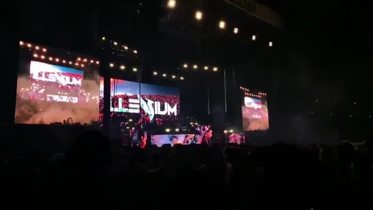 Illenium ft 30 Seconds To Mars - Wouldn’t Change a Thing (live)