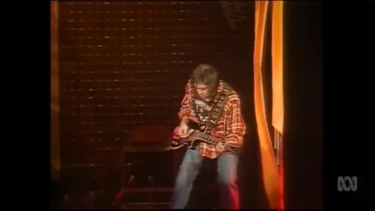 Cinnamon Girl - Neil Young - LIve - 1991 [HD]