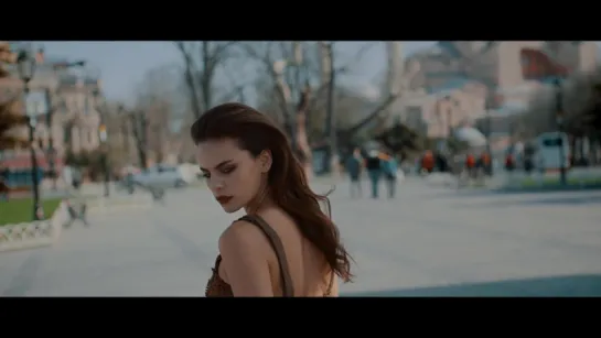 Mahmut Orhan - Feel feat. Sena Sener (Official Video)