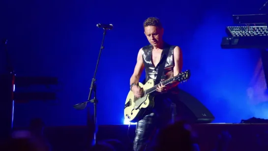 Depeche Mode - Enjoy The Silence (Live in Berlin)