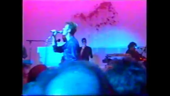 David Bowie - Boys Keep Swinging Live @ White Room 1995.