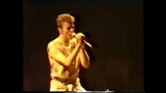 David Bowie - The Hearts Filthy Lesson live London 1995 (sound improved)