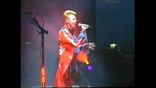 David Bowie - The Hearts Filthy Lesson (Live)