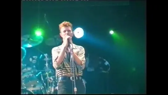 David Bowie - Strangers When We Meet  Birmingham (live) 1995