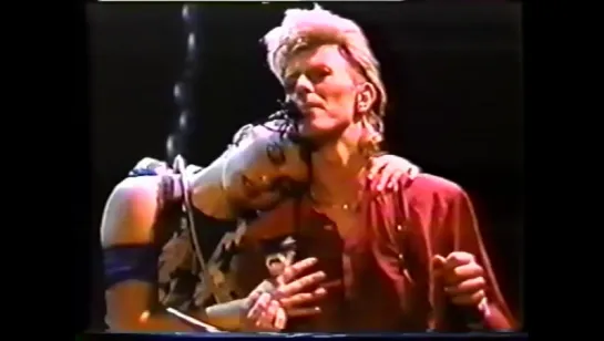 David Bowie - Never Let Me Down (Live Montreal 1987)