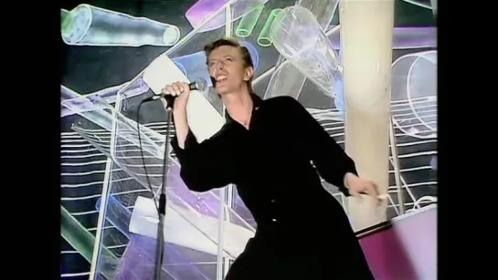 David Bowie - Boys Keep Swinging - live 1979 (excellent quality) Kenny Everett Video Show