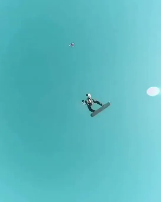 @seanmaccormac free falling snowboard reversed