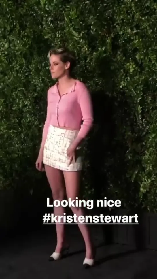 Kristen poses at Charles Finch & Chanel Pre Oscar Dinner in LA - February 23