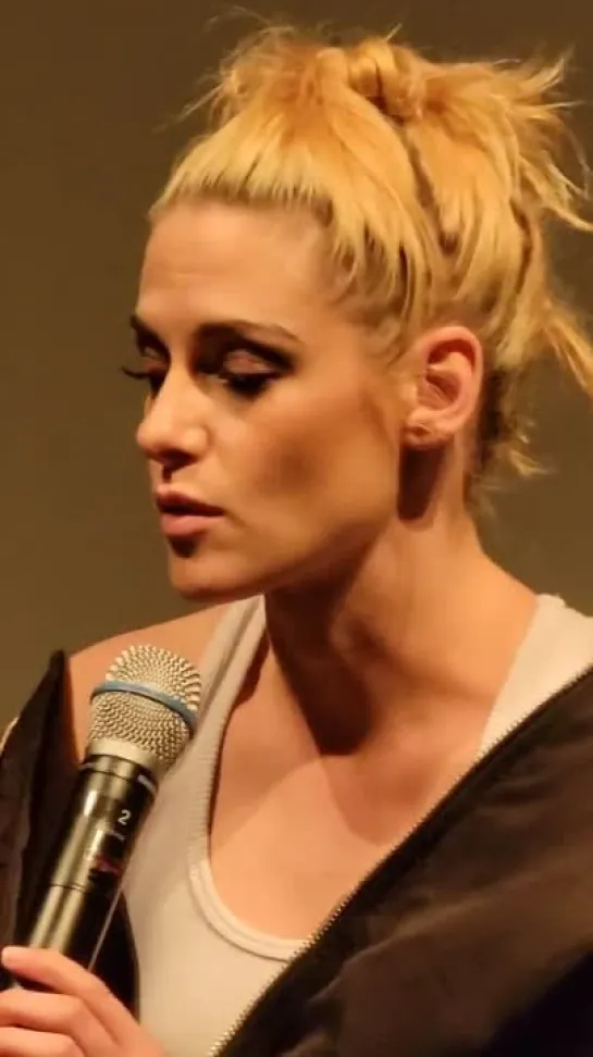 Kristen at the MoMA Spencer screening - November 4