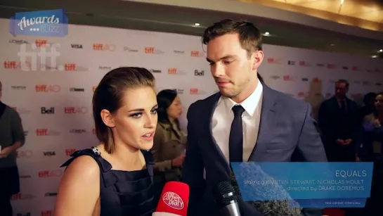 Kristen Stewart, Nicholas Hoult Equals Red Carpet (TIFF 2015)