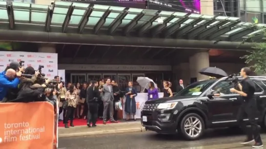 Kristen arriving at Equals TIFF Premiere (13/09)