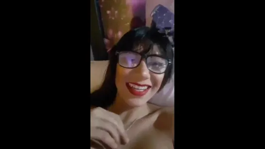 Haciendo una video llamada con su prima y entra su tio   🐷💦🍑🍌👅👄