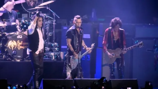 Hollywood Vampires & Johnny Depp - Heroes (SPb 30.05.18)