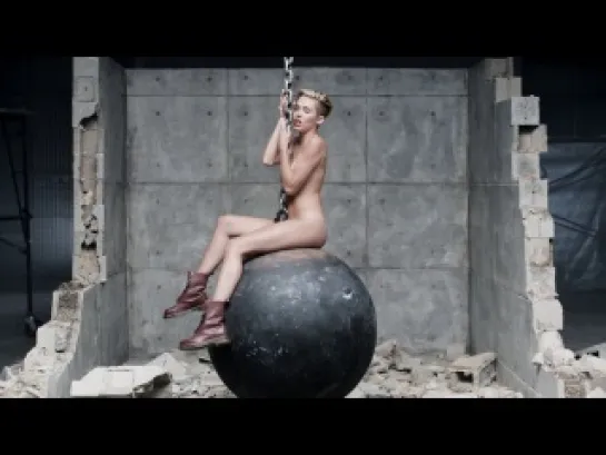 Miley Cyrus - Wrecking Ball (HD) 2013