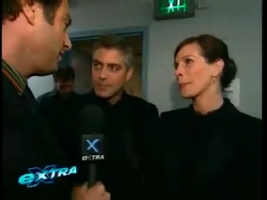 Julia & George Clooney @ Critics' Choice Awards 2006 backstage