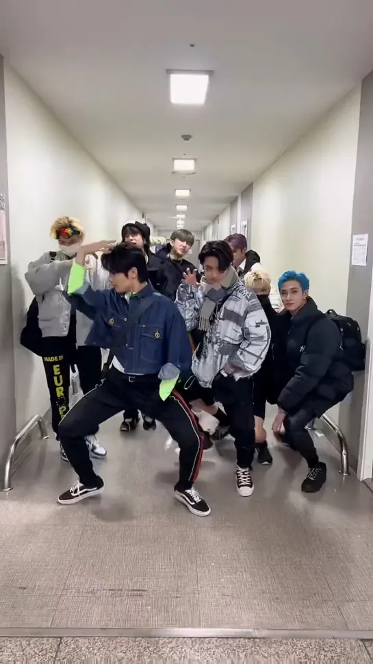 [220401] Stray Kids » TikTok (@.jypestraykids) »