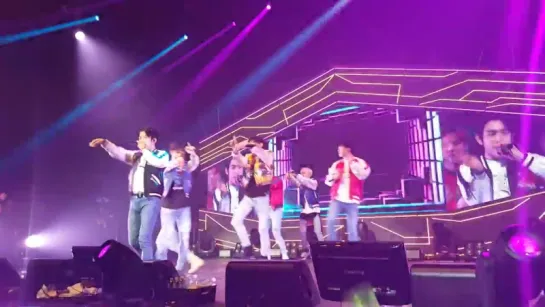 [Фанкам] 160710 GOT7 -  Just Right @ FLY in LOS ANGELES