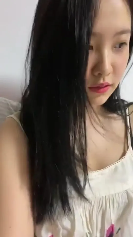 200611 Yeri (Red Velvet) @ yerimiese Instagram Live