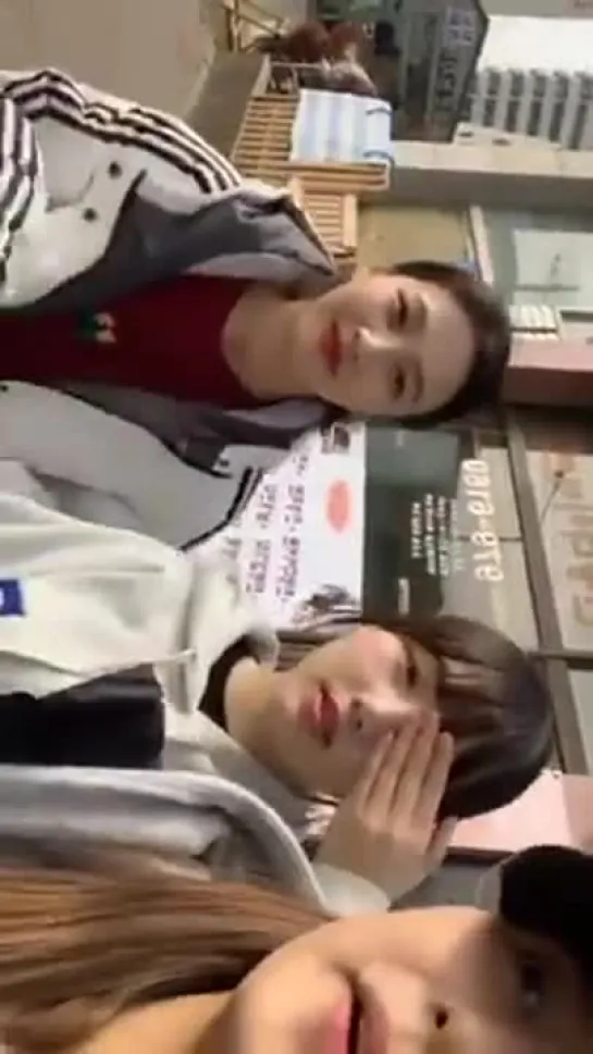 181118 Joy (Red Velvet) @ _ohhayoung_ Instagram Live