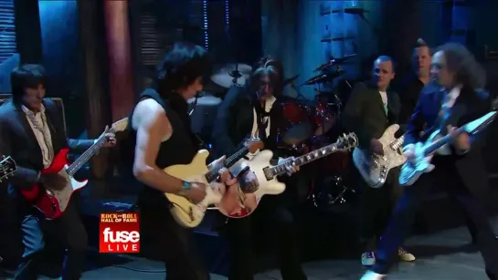 Jeff Beck, Jimmy Page and Flea with Metallica - Train Kept A Rollin 2009