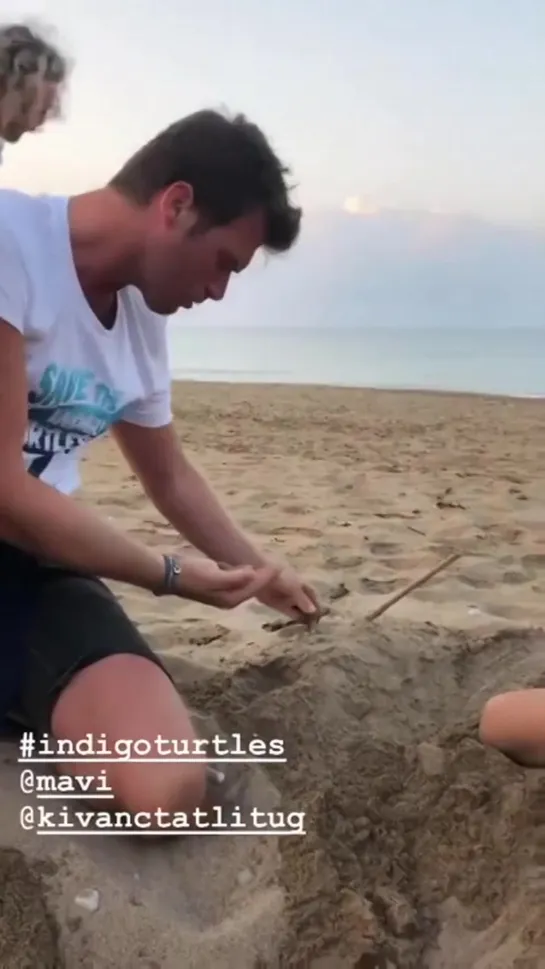 Kivanc Tatlitug & Can - mavi indigoturtles 30.07.19