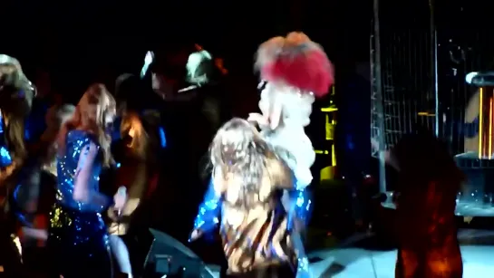 Bjork - Declare Independence - live at Le Cirque en Chantier, Paris, 27-02-2013