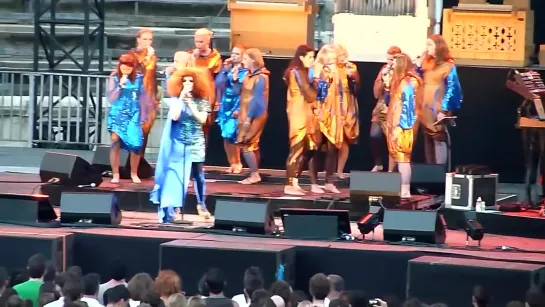 Bjork - Hunter - live in Nimes (2012)