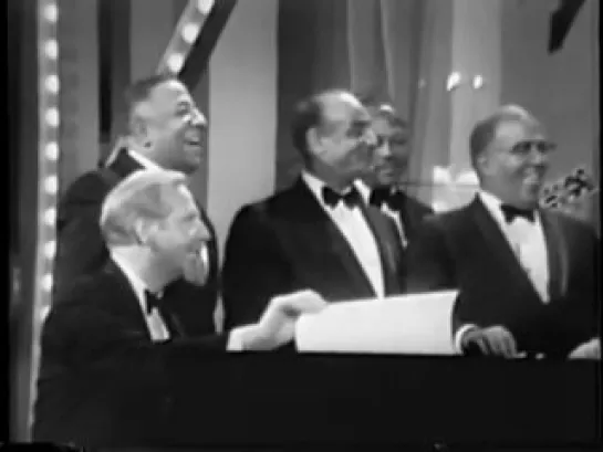 Mills Brothers, Bing Crosby, Dorothy Collins and Charles Aznavour with Skitch Henderson at the piano - Hits of 1966