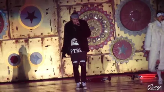 [FANCAM] 131225 Thrift Shop (Kris focus) @ Christmas Wonderland Concert