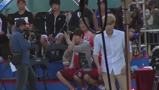 [FANCAM] 131013 Kris & Tao @ KBS Dream Team (Kris focus)