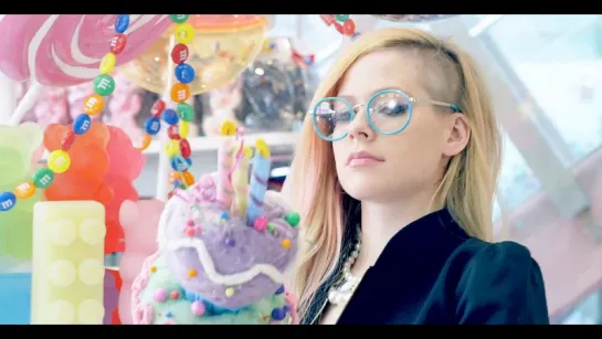 Avril Lavigne - Hello Kitty