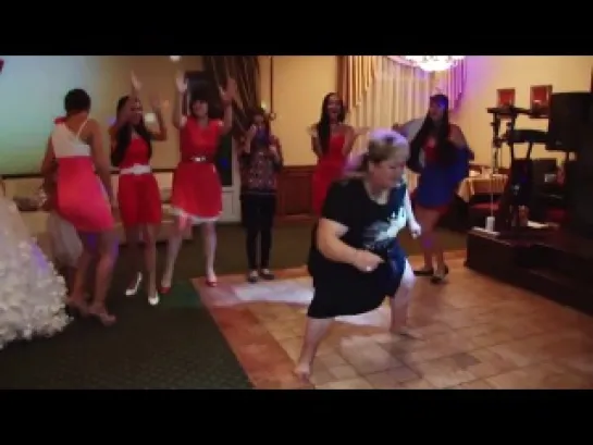 Дикие танцы на свадьбе - Crazy Dance at Wedding