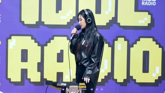 YEZI (예지) – My Gravity [IDOL RADIO 04.02.2020]