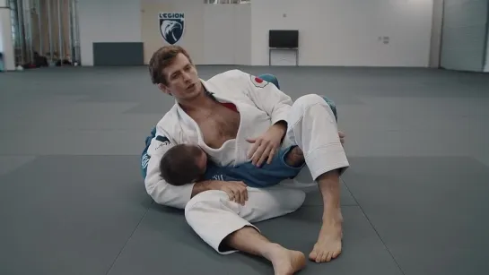 Keenan Cornelius - Inverted Triangle From Scarf Hold