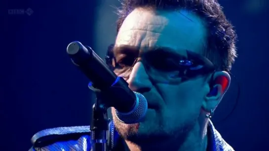 U2 - With Or Without You 3D (Live Glastonbury 2011 HD)