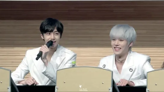 [VK][160612] MONSTA X fancam (Minhyuk & Hyungwon focus) @ Dong Seoul Art Hall Fansign