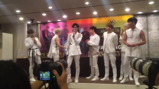 [VK][160605] MONSTA X fancam @ Myeongdong Fansign