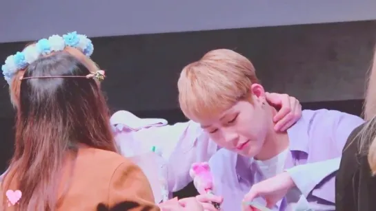 [VK][180429] MONSTA X fancam (Minhyuk focus) @ Blue Square Hall Fansign