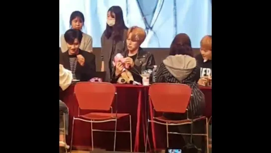 [VK][180513] MONSTA X (Minhyuk focus) @ Yongsan Fansign