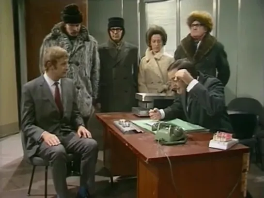 Монти Пайтон: Странное собеседование на работу (Monty Python's Flying Circus: "Silly job interview")