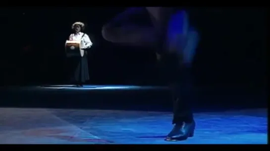 Посмотрите, какое мастерство и синхронность!  Michael Ryan Flatley Irish Step Dancing