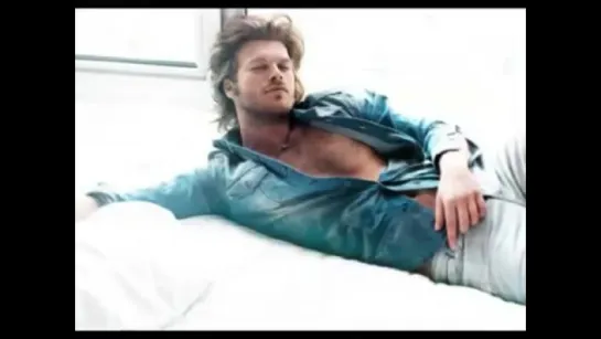 Model Kivanc Tatlitug