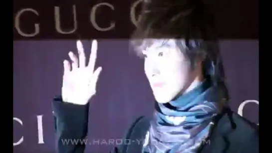 100901 YunHo at Gucci Fashion Show