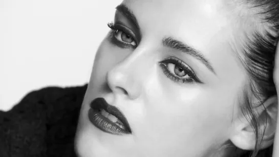 Kristen Stewart lets her eyes do the talking- #EyeCanBe a Star - CHANEL