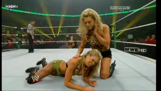 Layla vs. Kelly Kelly