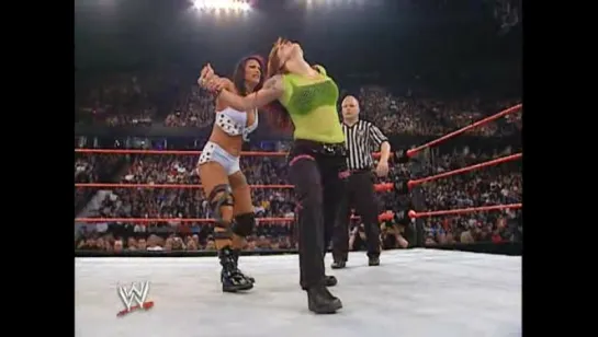 Victoria vs Lita