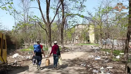 📹 Жители Мариуполя наводят порядок в городе